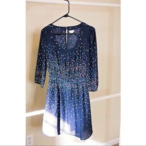 Mid-length patterned dress, 3/4 sleeves